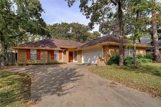 $415,000 | 2813 Woodpath Lane, Bedford, TX 76021