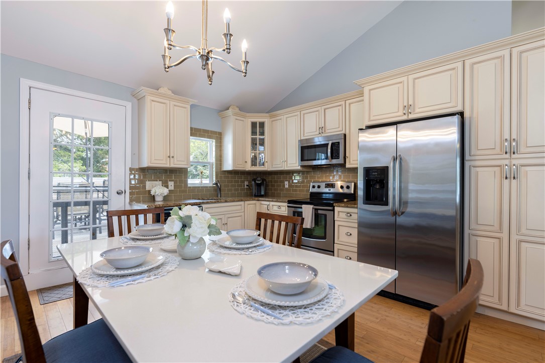 6 Richmond Drive Westerly, RI 02891 - Photo 10 of 40