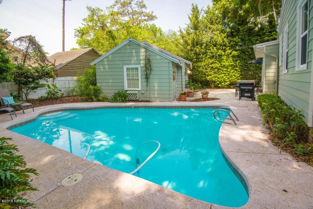 1128 Greenridge Road Jacksonville, FL 32207 - Photo 29 of 37 a front view of a house with garden