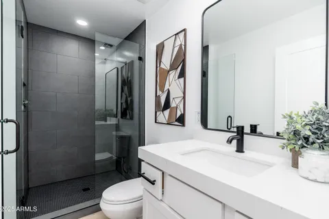 $5,000 | 4464 East Campbell Avenue, Phoenix, AZ 85018