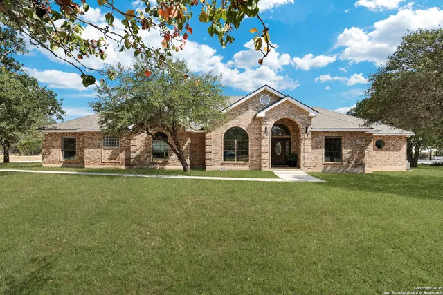 $775,000 | 8703 Rolling Acres Trail, Boerne, TX 78015