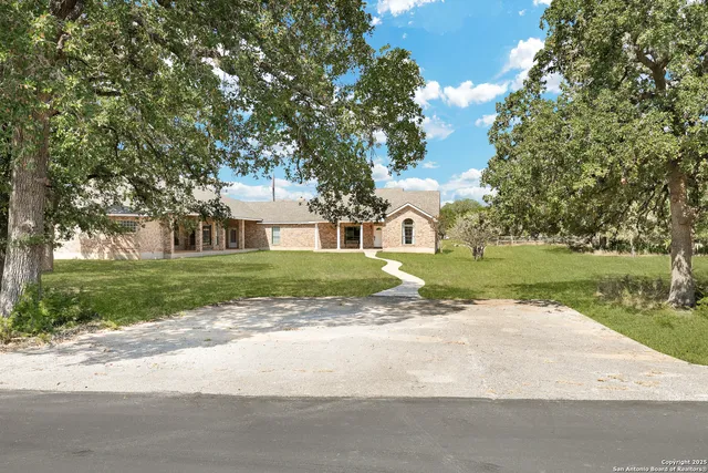 $775,000 | 8703 Rolling Acres Trail, Boerne, TX 78015