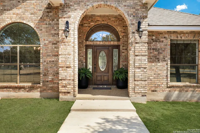 $775,000 | 8703 Rolling Acres Trail, Boerne, TX 78015