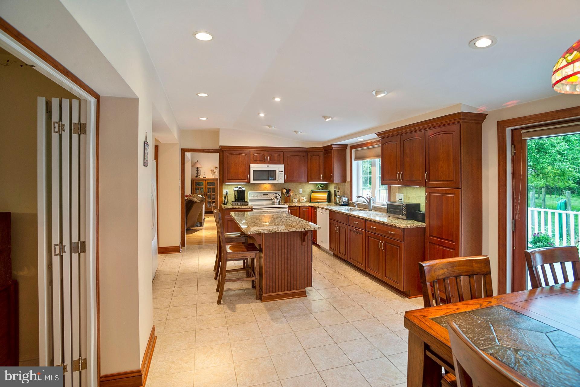 118 Tyson Road Newtown Square, PA 19073 - Photo 6 of 23