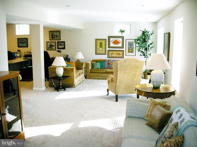 7016 Maple Tree Lane Springfield, VA 22152 - Photo 7 of 17 Interior (General)