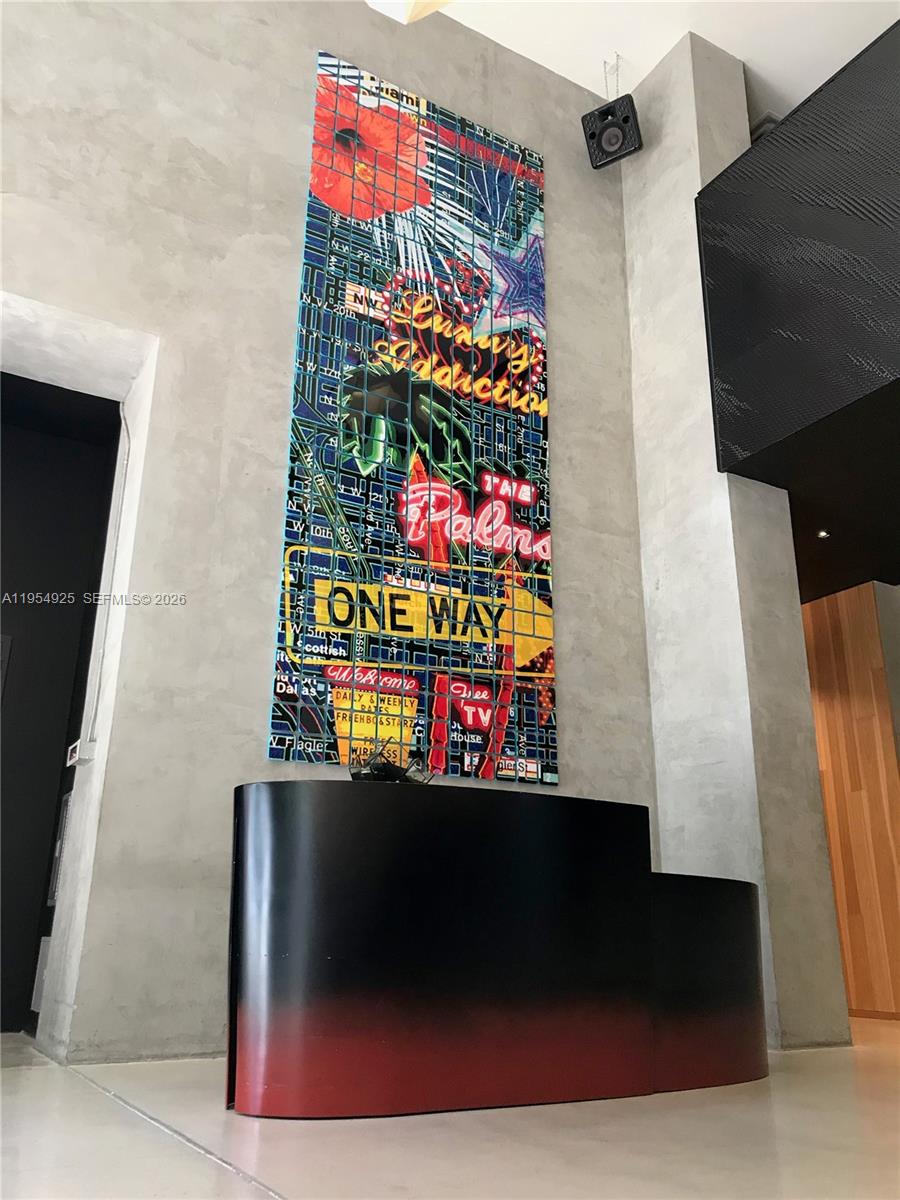 151 Southeast 1st Street, Unit 904 Miami, FL 33131 - Photo 2 of 34