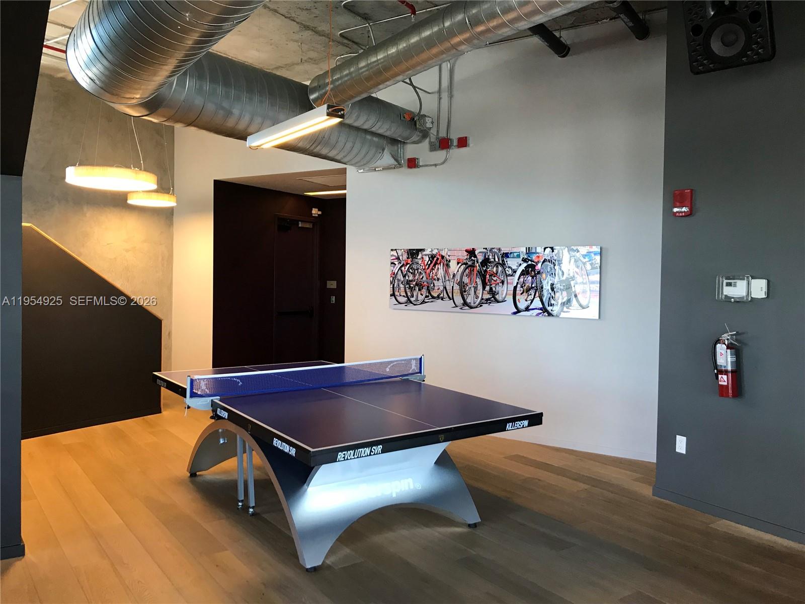 151 Southeast 1st Street, Unit 904 Miami, FL 33131 - Photo 23 of 34 a room with gym equipment