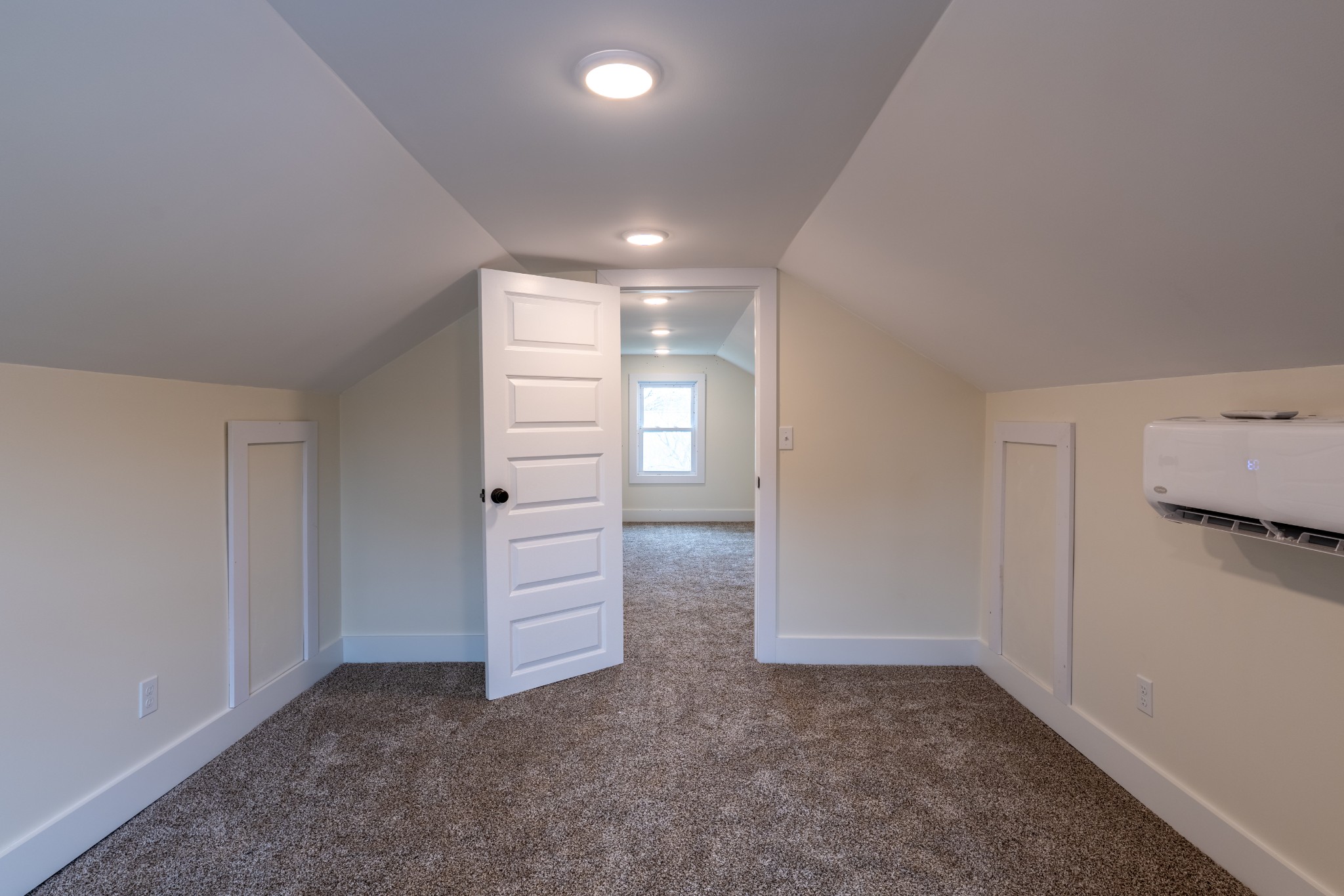 402 West Commerce Street Loretto, TN 38469 - Photo 21 of 23 an empty room with windows and closet