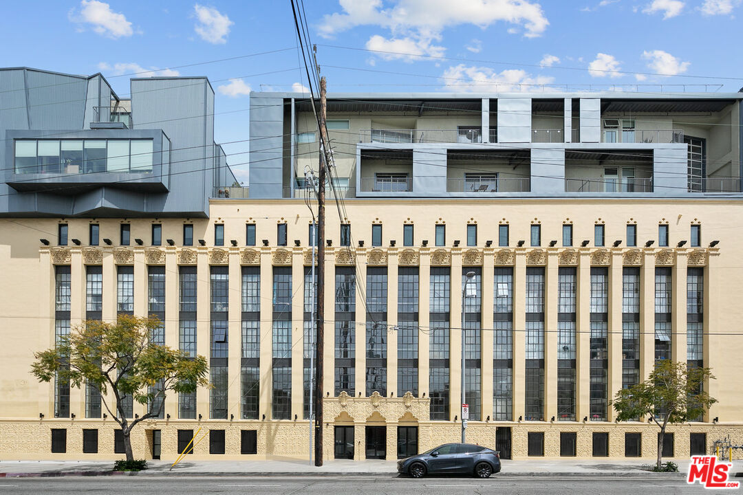 a view of building with a street