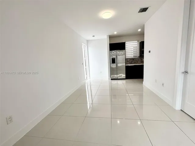 a close up view of washer and dryer