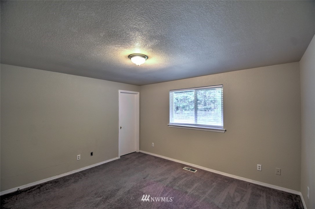 613 Overhulse Road Northwest Olympia, WA 98502 - Photo 19 of 35 Gallery Image 19
