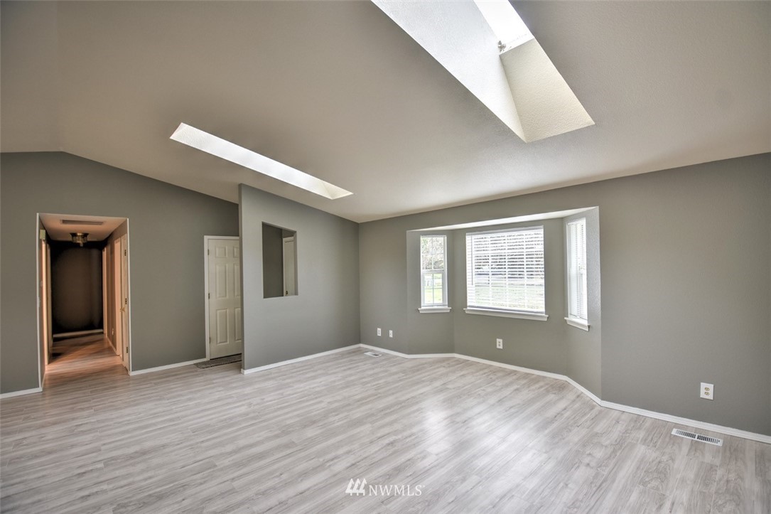 613 Overhulse Road Northwest Olympia, WA 98502 - Photo 7 of 35 Gallery Image 7