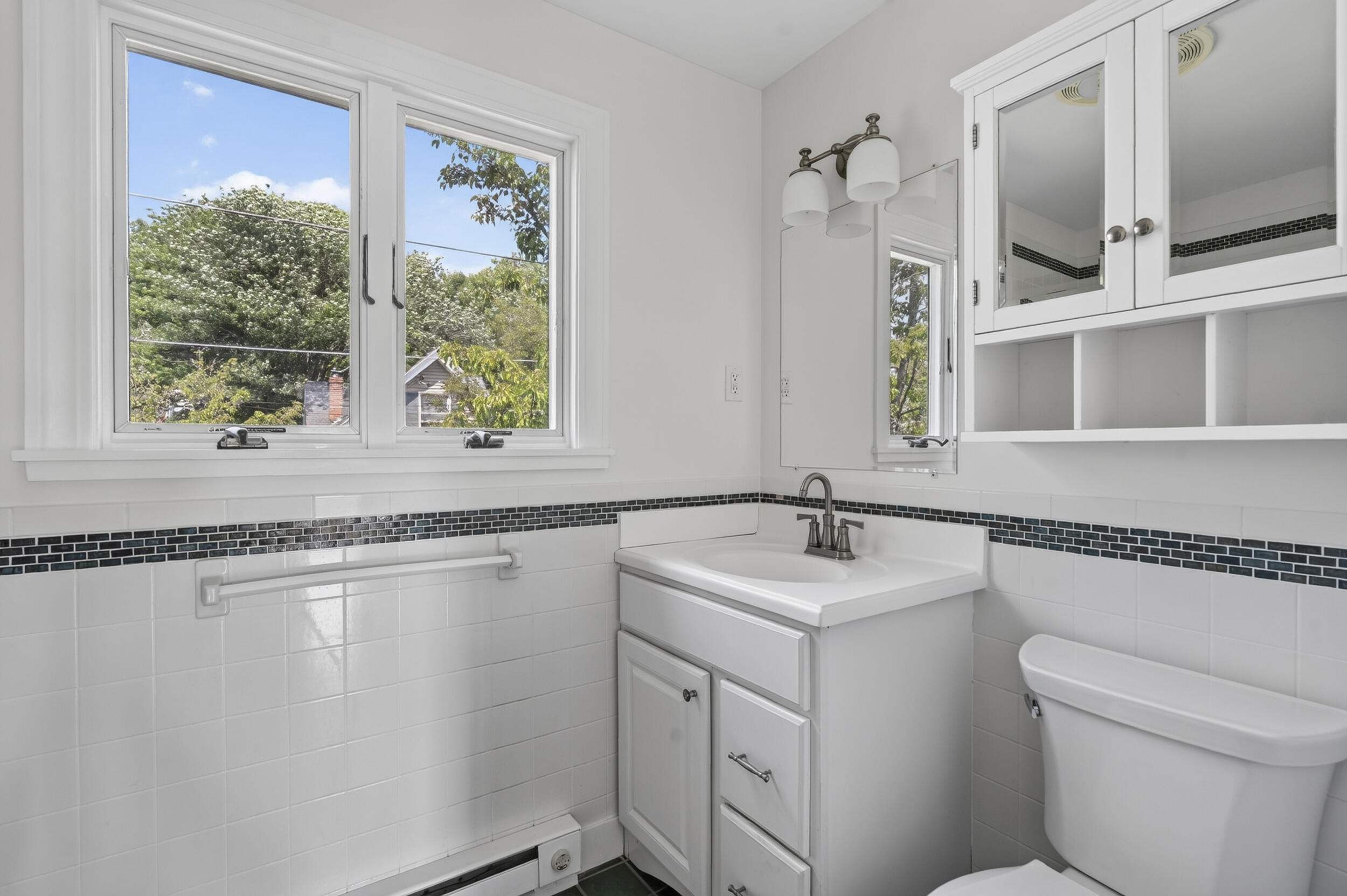 18 Ponce Street Portland, ME 04101 - Photo 25 of 32 Bathroom