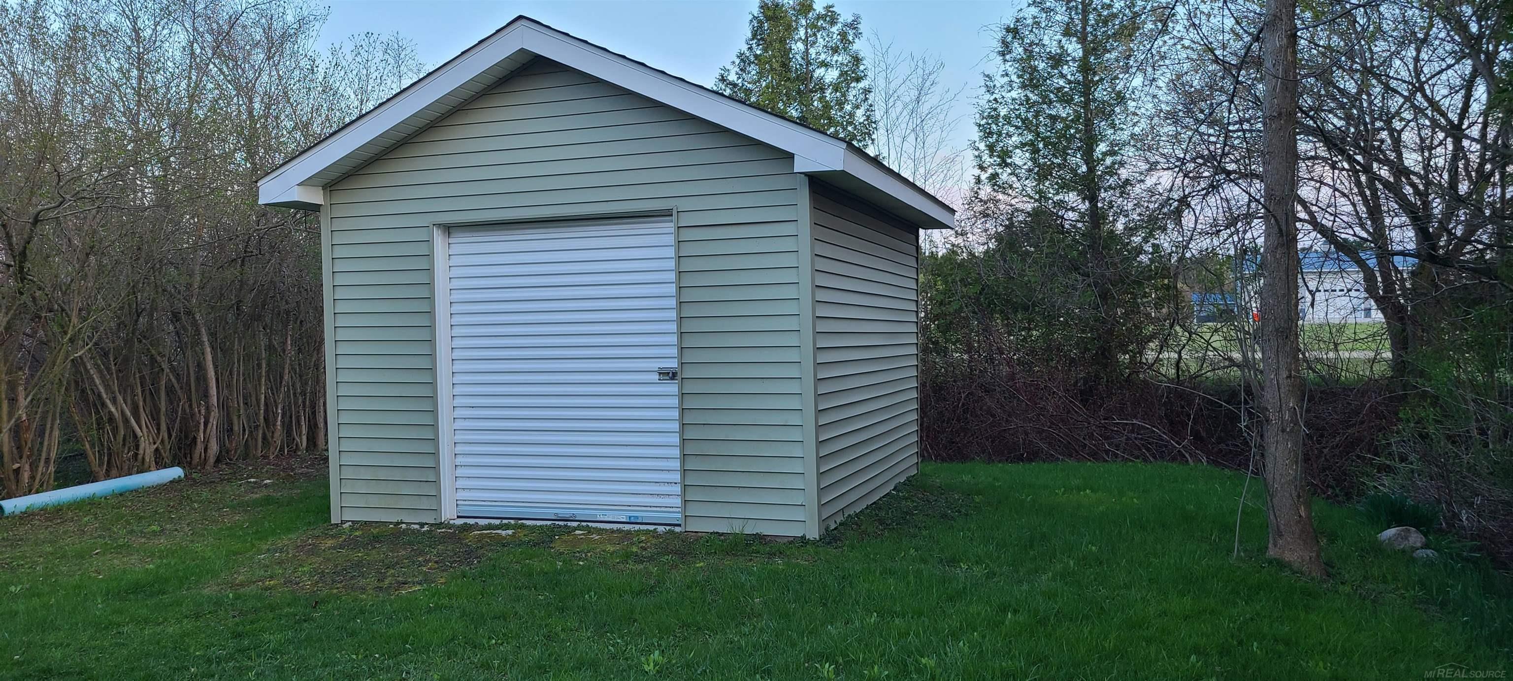 7276 Roger Road Lexington, MI 48450 - Photo 3 of 30