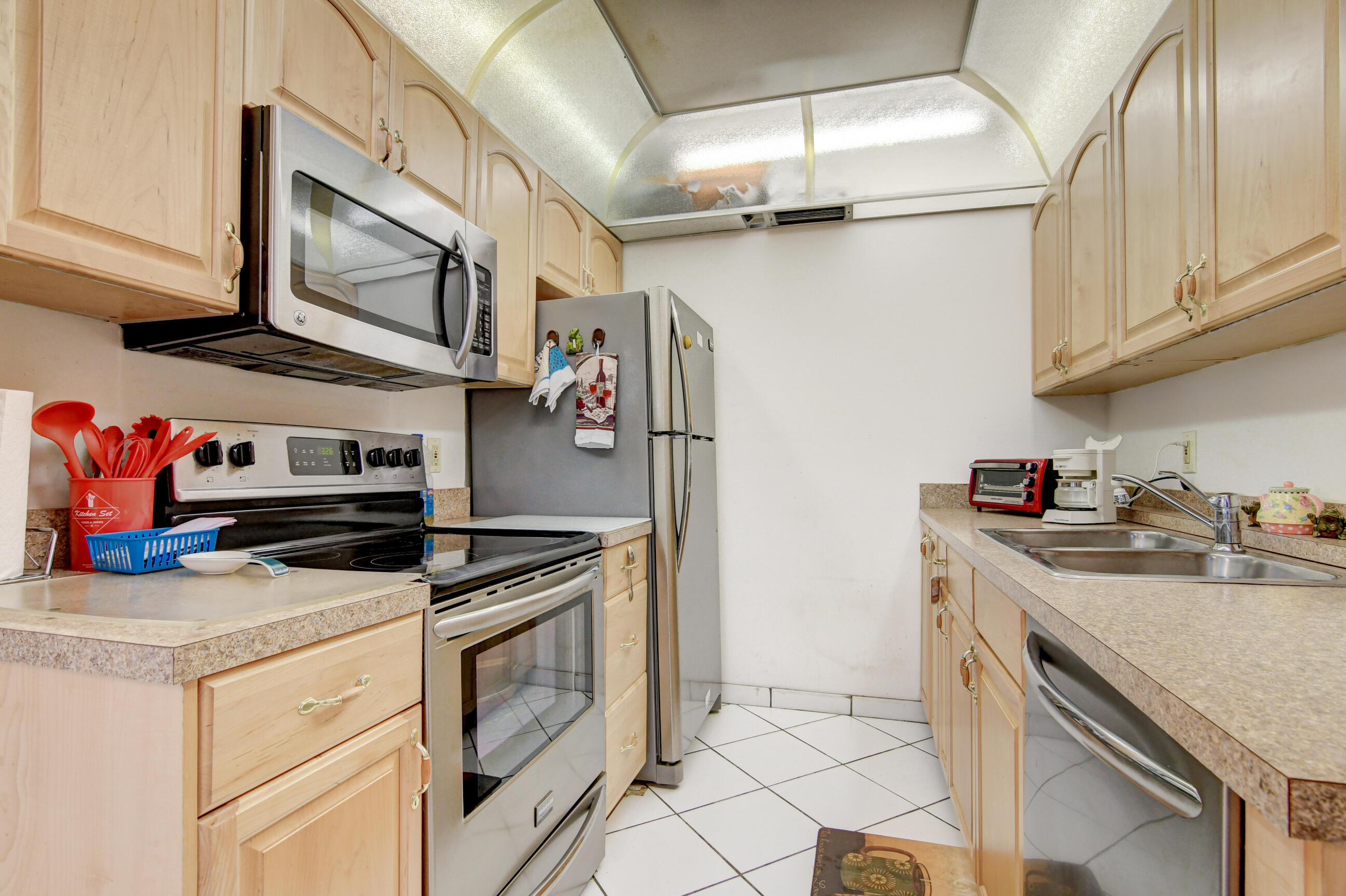 1035 Cornwall East Boca Raton, FL 33434 - Photo 28 of 91 Stainless steel appliances