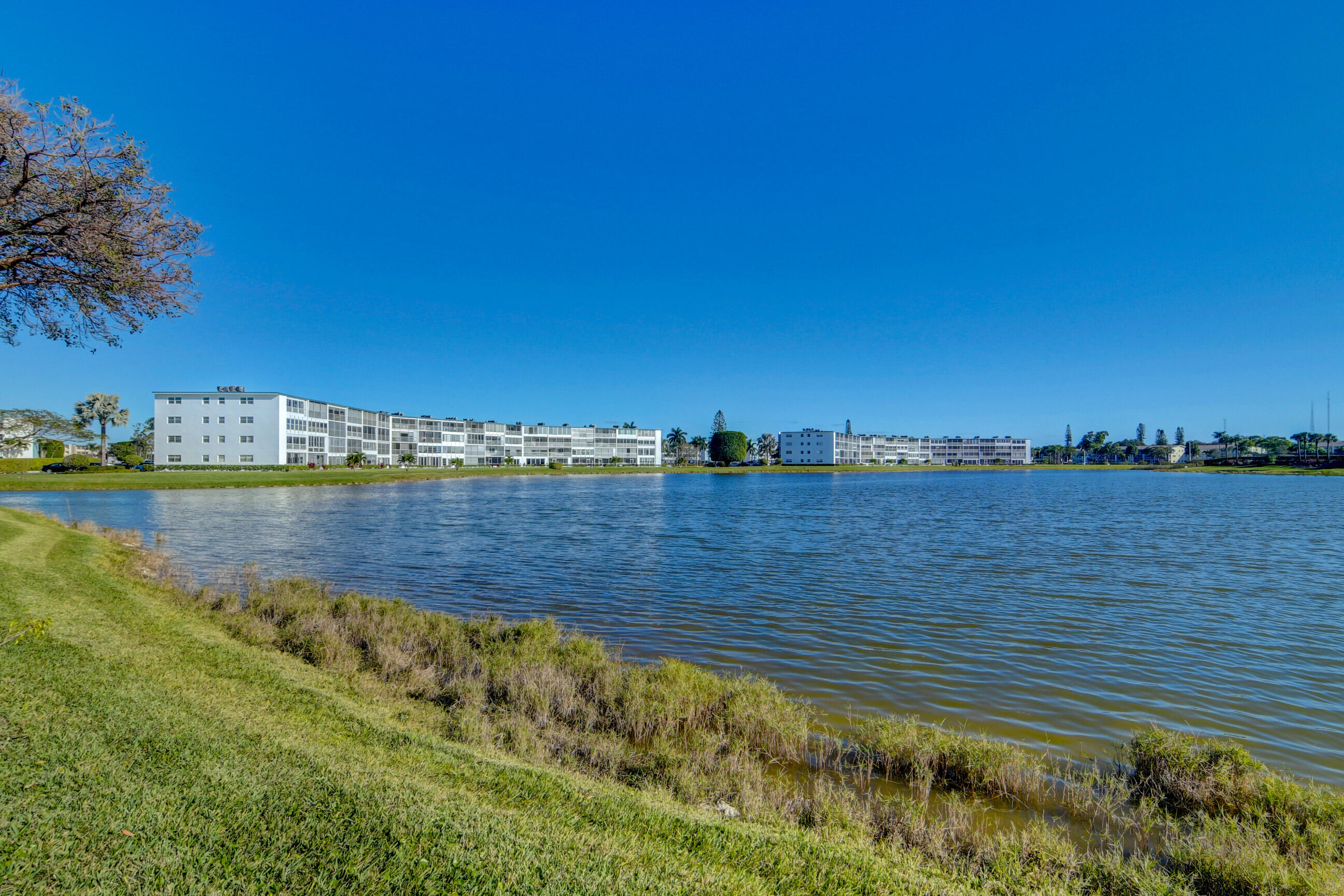 1035 Cornwall East Boca Raton, FL 33434 - Photo 3 of 91 60_dsc_9692_3_4_5_6