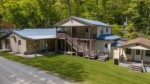 $300,000 | 7846 Highway 1690 Highway, Louisa, KY 41230