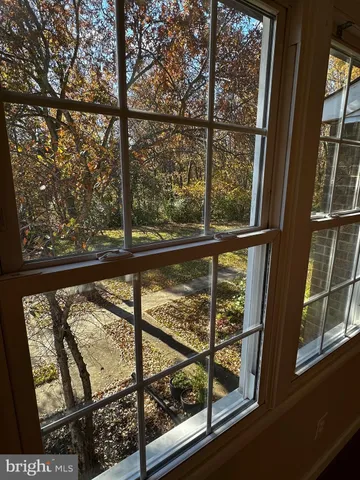 $2,700 | 8305 Pondside Terrace, Alexandria, VA 22309