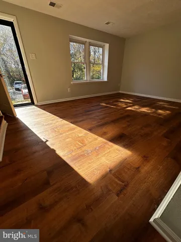 $2,700 | 8305 Pondside Terrace, Alexandria, VA 22309