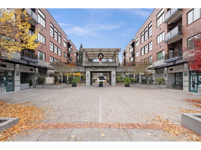 $350,000 | 300 West 8th Street, Unit 220, Vancouver, WA 98660