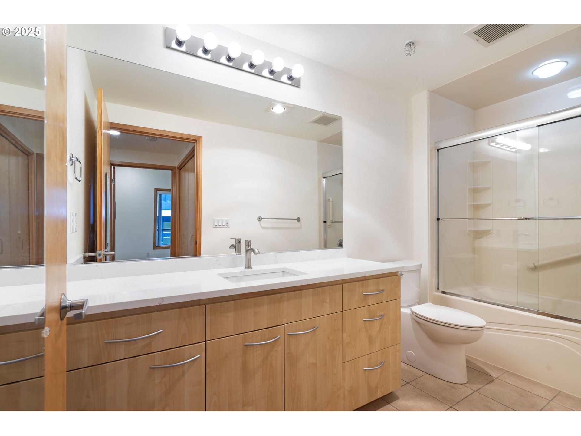 300 West 8th Street, Unit 220 Vancouver, WA 98660 - Photo 18 of 31