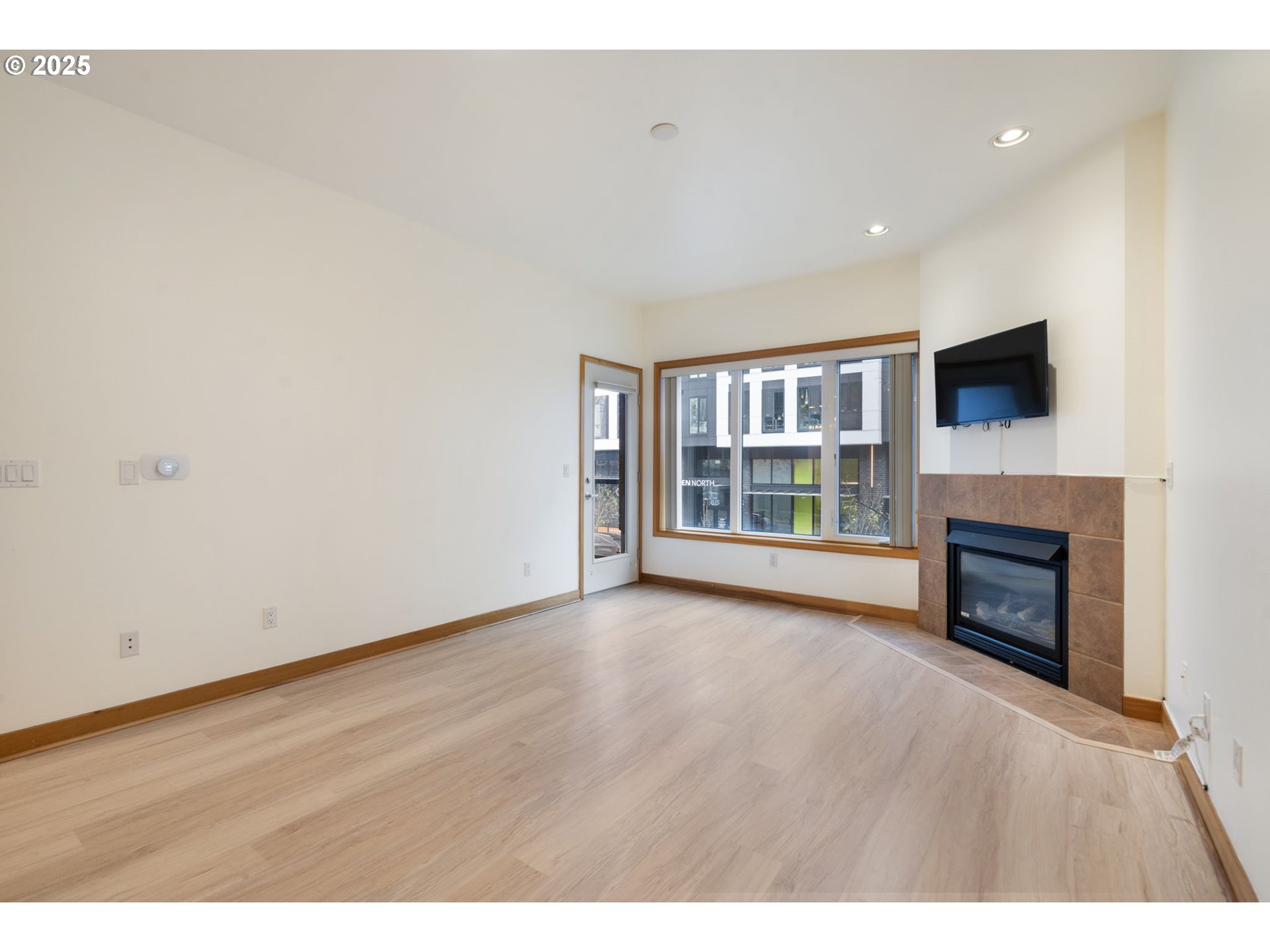 300 West 8th Street, Unit 220 Vancouver, WA 98660 - Photo 5 of 31