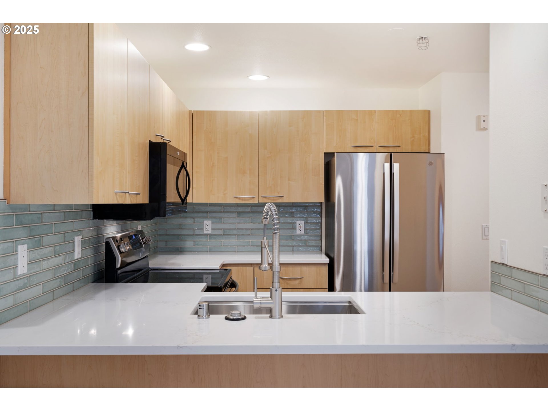 300 West 8th Street, Unit 220 Vancouver, WA 98660 - Photo 9 of 31