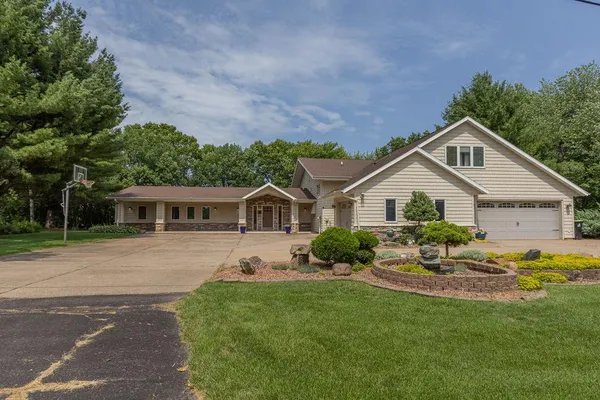 $1,100,000 | 16150 93rd Avenue, Chippewa Falls, WI 54729