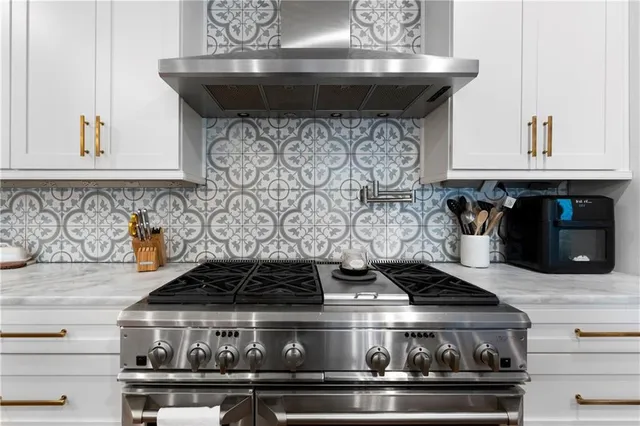 $960,000 | 10 Woodland Drive, Cartersville, GA 30120