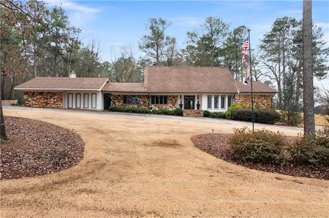 $960,000 | 10 Woodland Drive, Cartersville, GA 30120