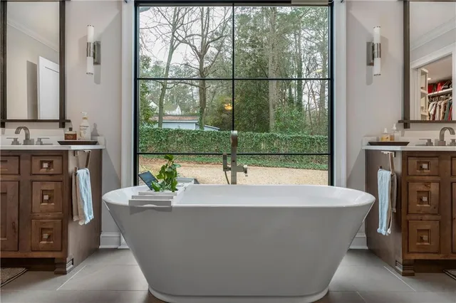 $960,000 | 10 Woodland Drive, Cartersville, GA 30120