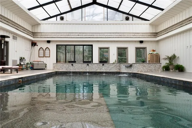 $960,000 | 10 Woodland Drive, Cartersville, GA 30120