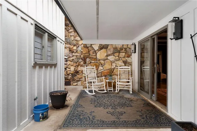 $960,000 | 10 Woodland Drive, Cartersville, GA 30120