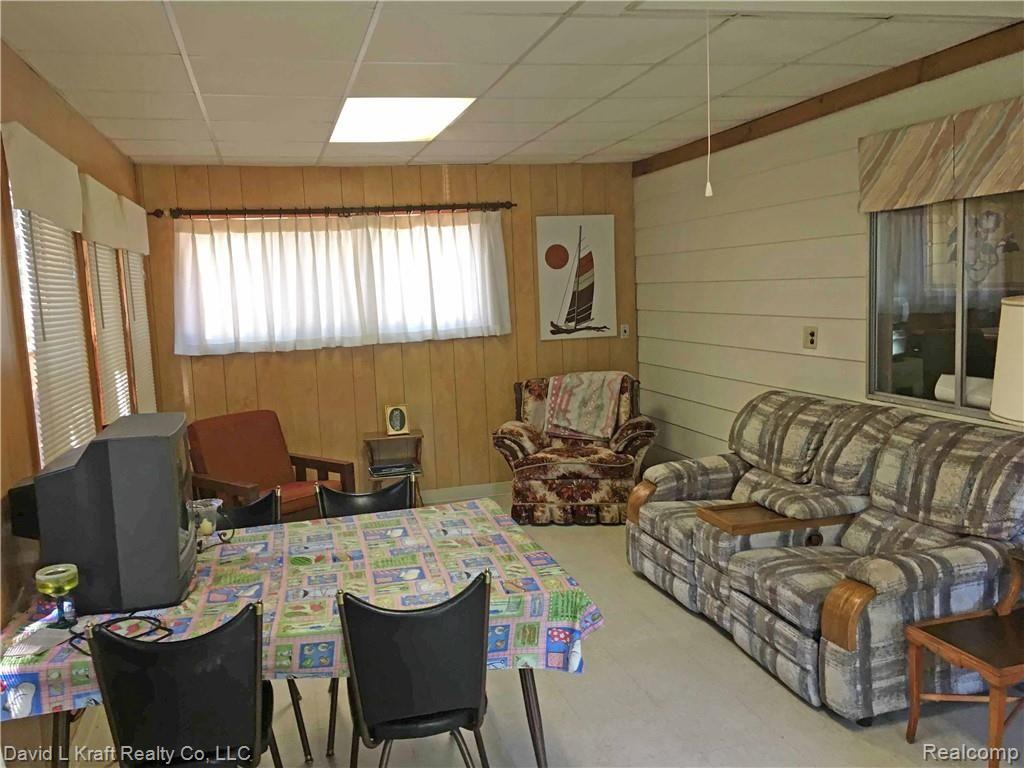 4460 Sand Road Caseville, MI 48725 - Photo 7 of 10 4460SandRdFam.oom