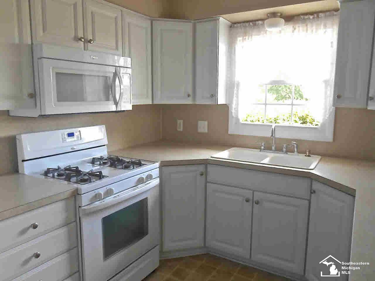 5730 East Dunbar Road Monroe, MI 48161 - Photo 5 of 17 20445037-4.JPG