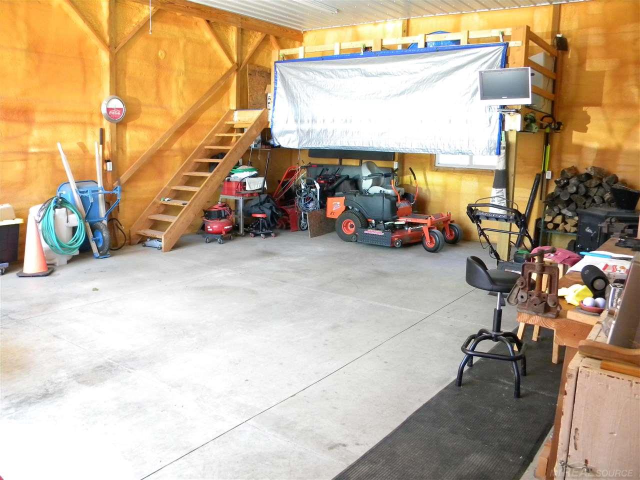24229 Armada Ridge Road Armada, MI 48005 - Photo 36 of 38 50079914-35.JPG