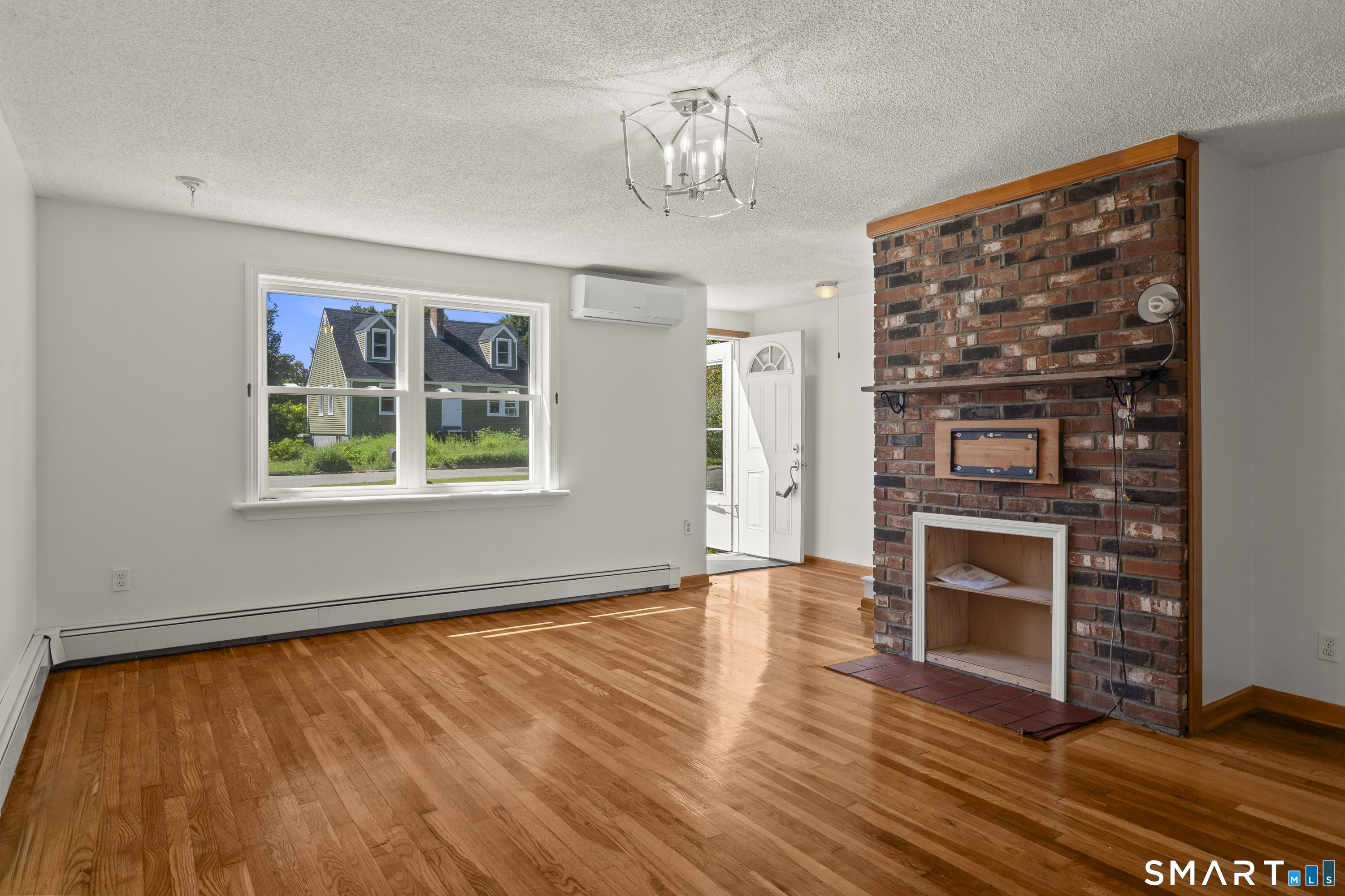28 Lucas Park Road Norwich, CT 06360 - Photo 4 of 26 Gallery Image 4