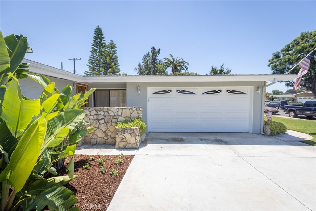 14732 Candeda Place Tustin, CA 92780 - Photo 3 of 37 a view of outdoor space and yard