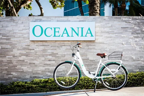 $950,000 | 16500 Collins Avenue, Unit 554, Sunny Isles Beach, FL 33160