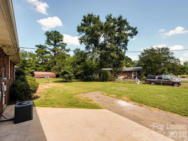 $2,100 | 6827 Woodstream Drive, Charlotte, NC 28210