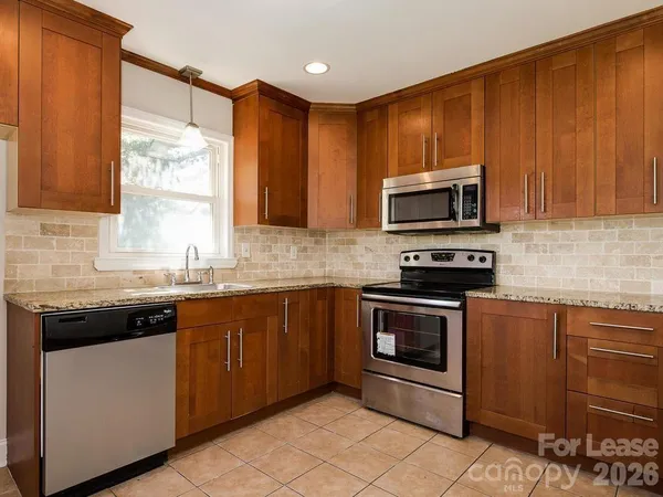 $2,100 | 6827 Woodstream Drive, Charlotte, NC 28210