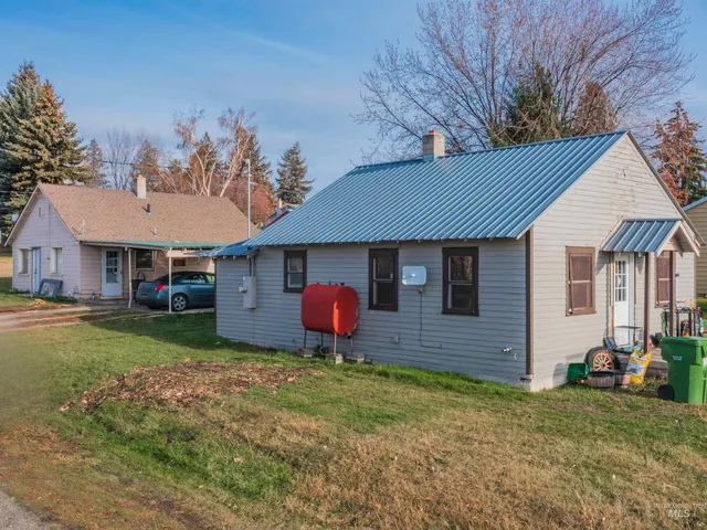 $184,000 | 607 6th Street, Craigmont, ID 83523