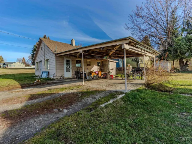 $184,000 | 607 6th Street, Craigmont, ID 83523