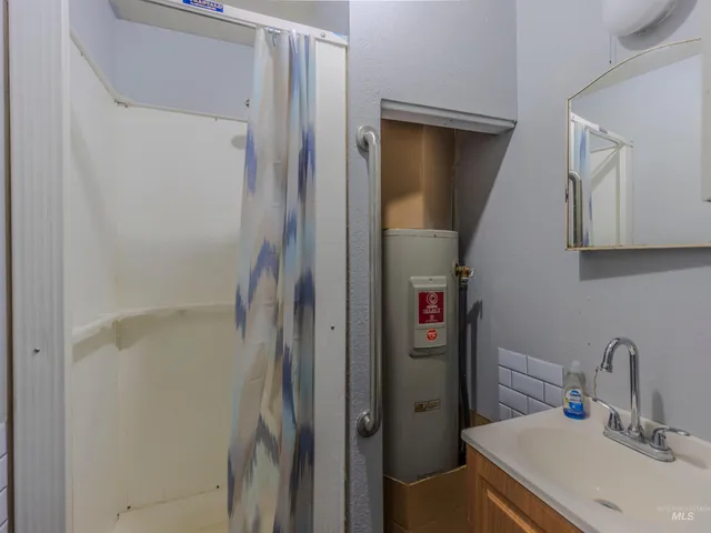 $184,000 | 607 6th Street, Craigmont, ID 83523