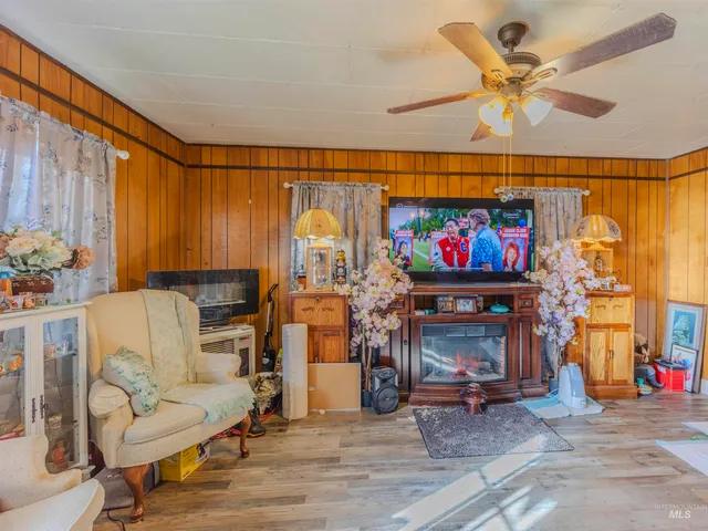 $184,000 | 607 6th Street, Craigmont, ID 83523