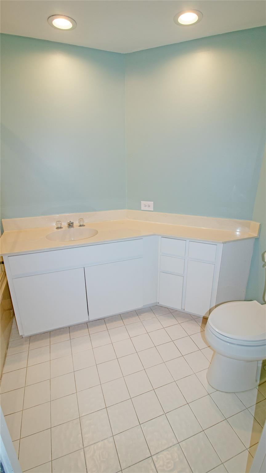 221 Northeast Plantation Road, Unit 213 Stuart, FL 34996 - Photo 15 of 33 Photo 15