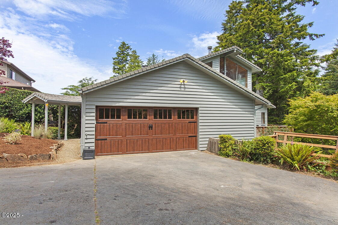 445 Summit View Lane Gleneden Beach, OR 97388 - Photo 61 of 67 Front/Driveway