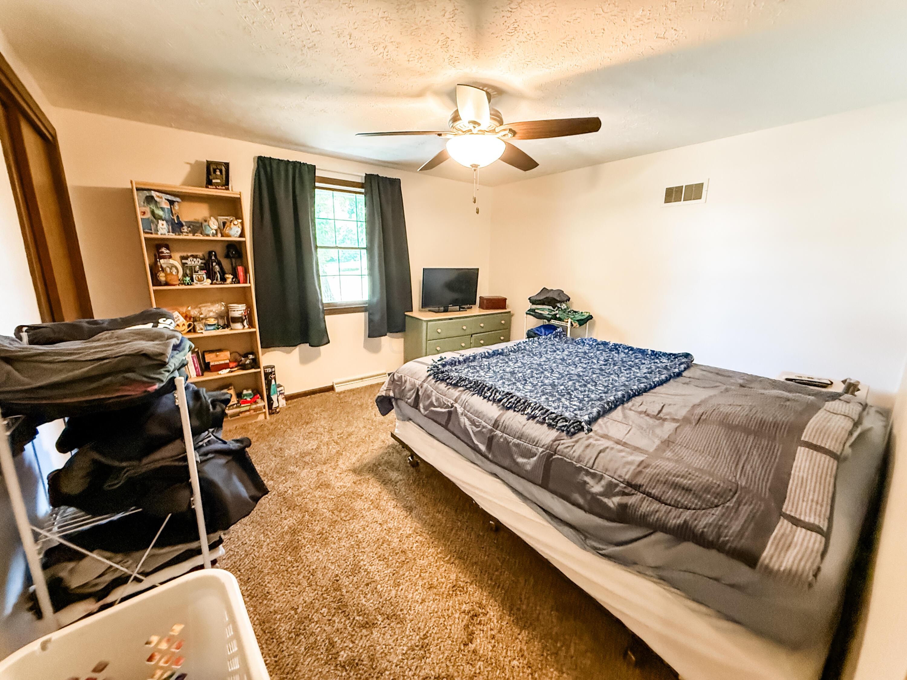435 Sells Road Lancaster, OH 43130 - Photo 17 of 32 Bedroom 2