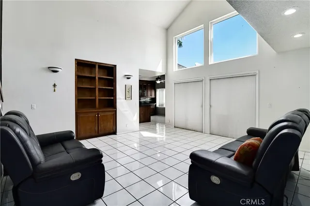 $950,000 | 10 Bluff Point Circle, Phillips Ranch, CA 91766