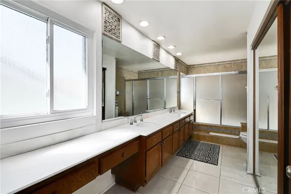 $945,000 | 10 Bluff Point Circle, Phillips Ranch, CA 91766
